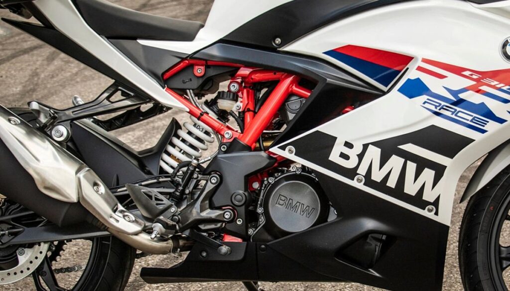 BMW G310 RR Engine & Performance