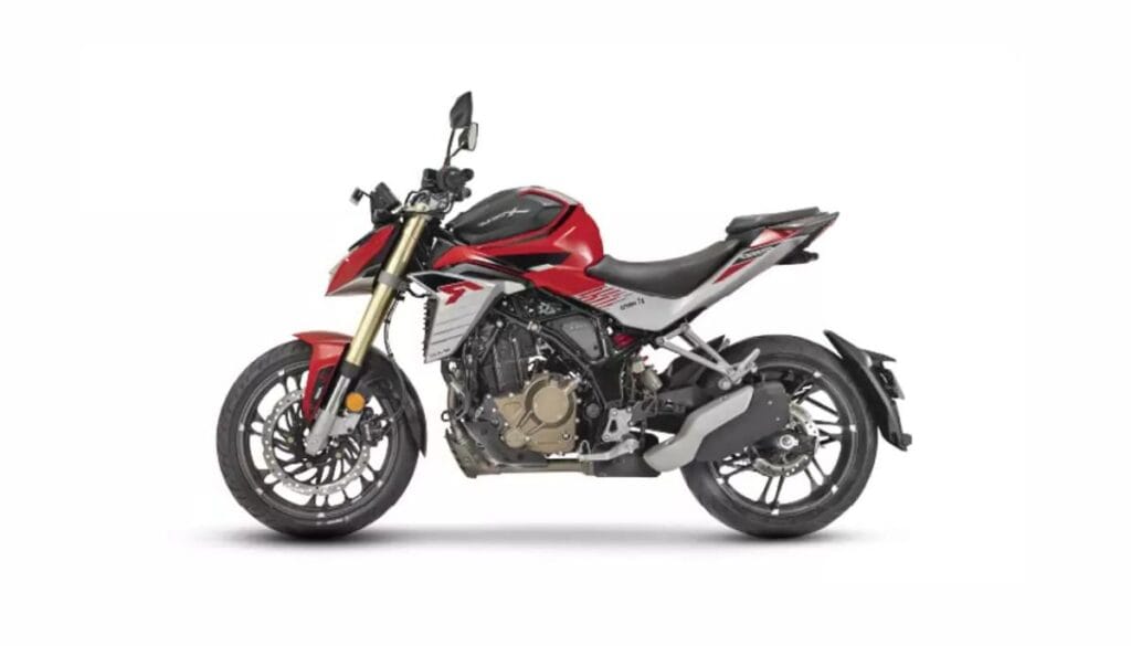 Hero Xtreme 250R Engine & Performance